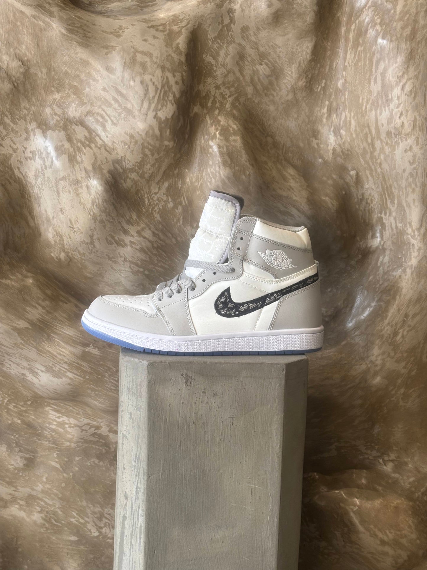 Nike Air Jordan 1 Retro x Dior High sneaker