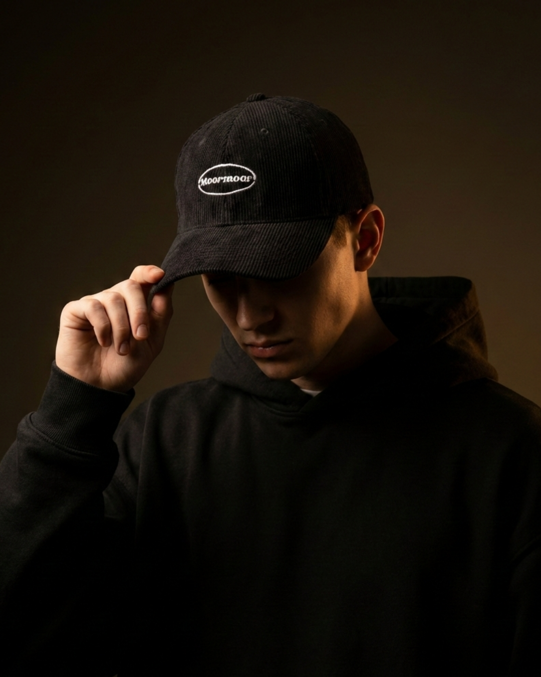 MoorMoor Corduroy Streetwear Cap – Embroidered Urban Baseball Hat