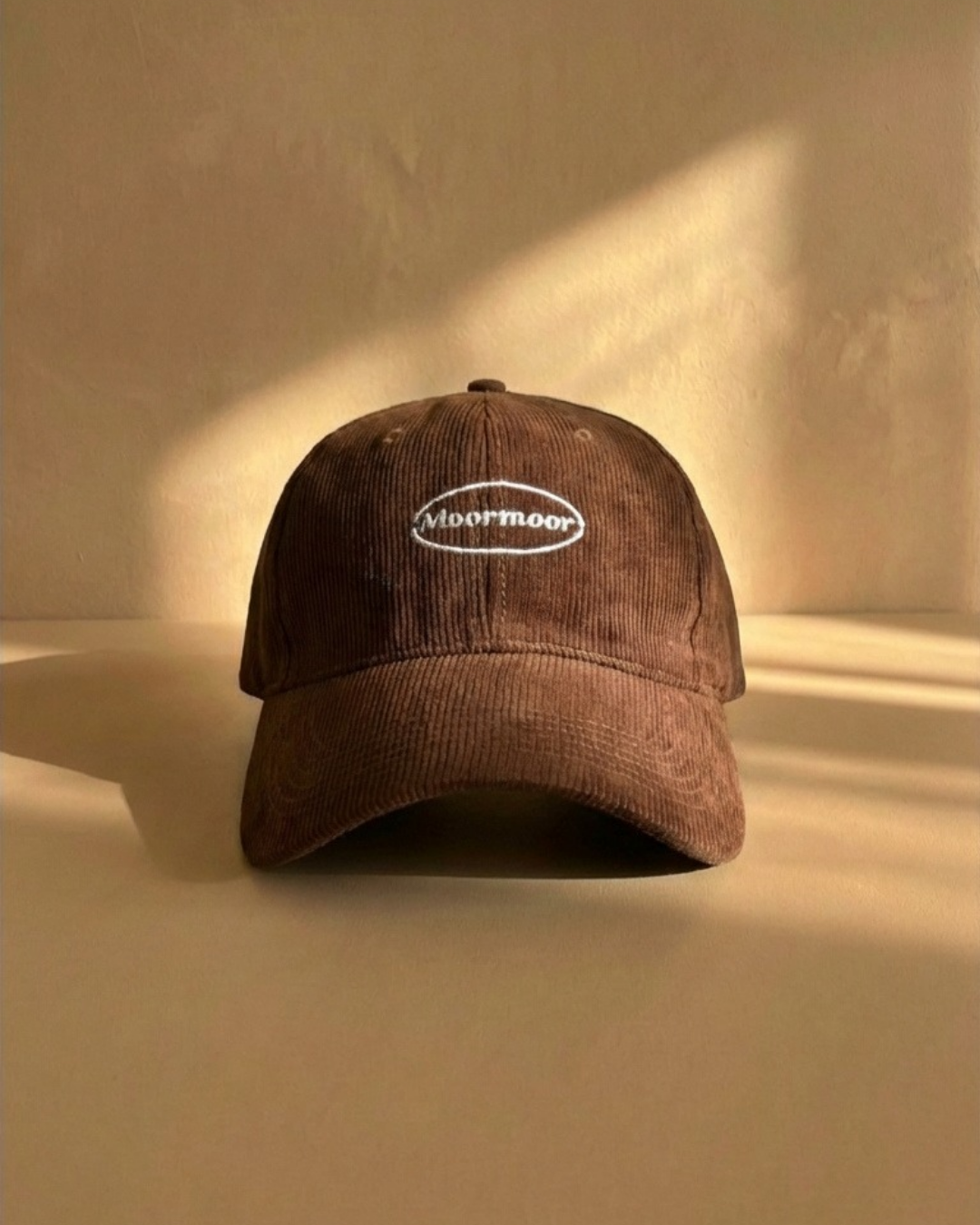 MoorMoor Corduroy Streetwear Cap – Embroidered Urban Brown Baseball Hat