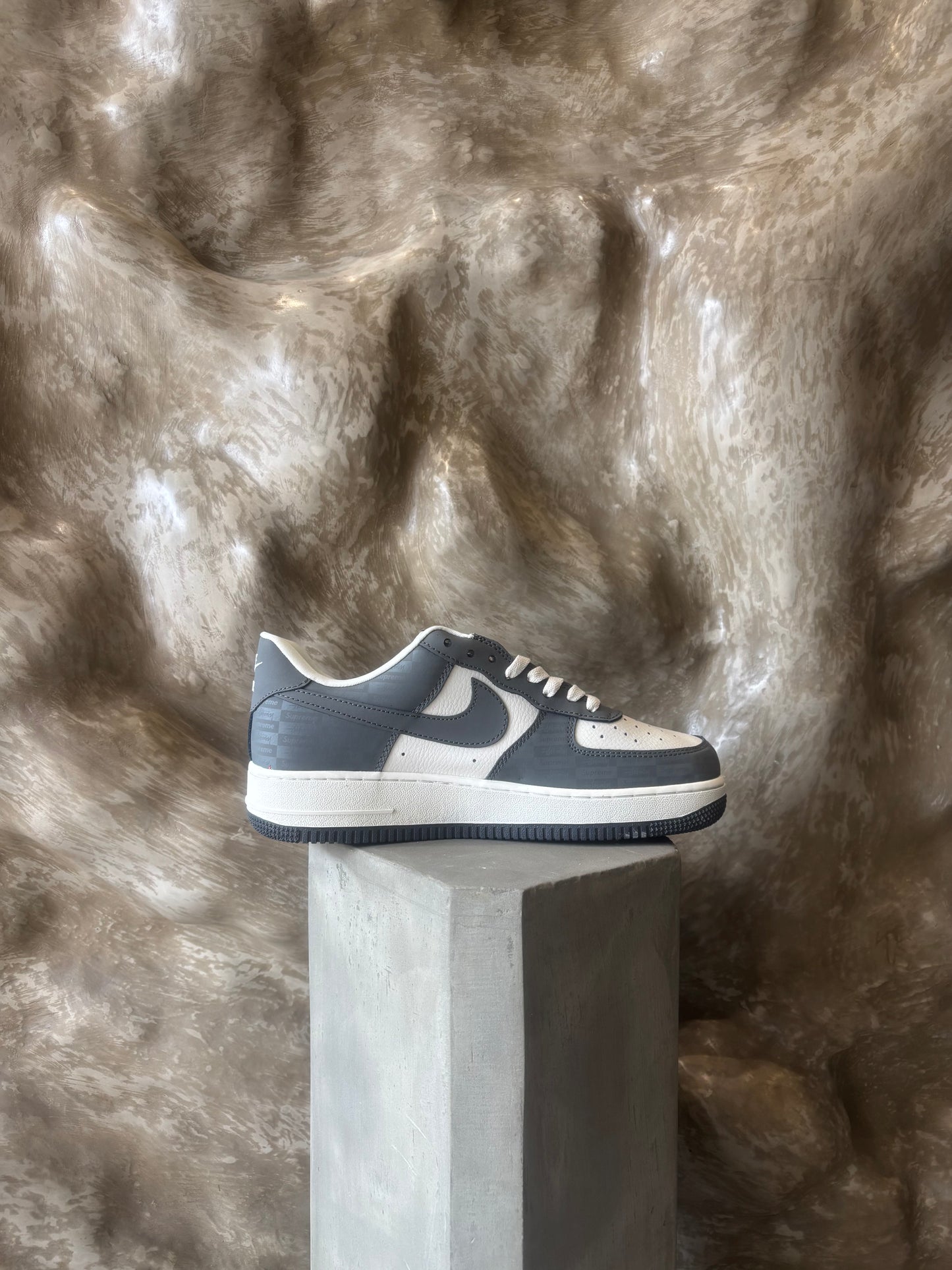 Nike Air Force 1 Mid x Stüssy
