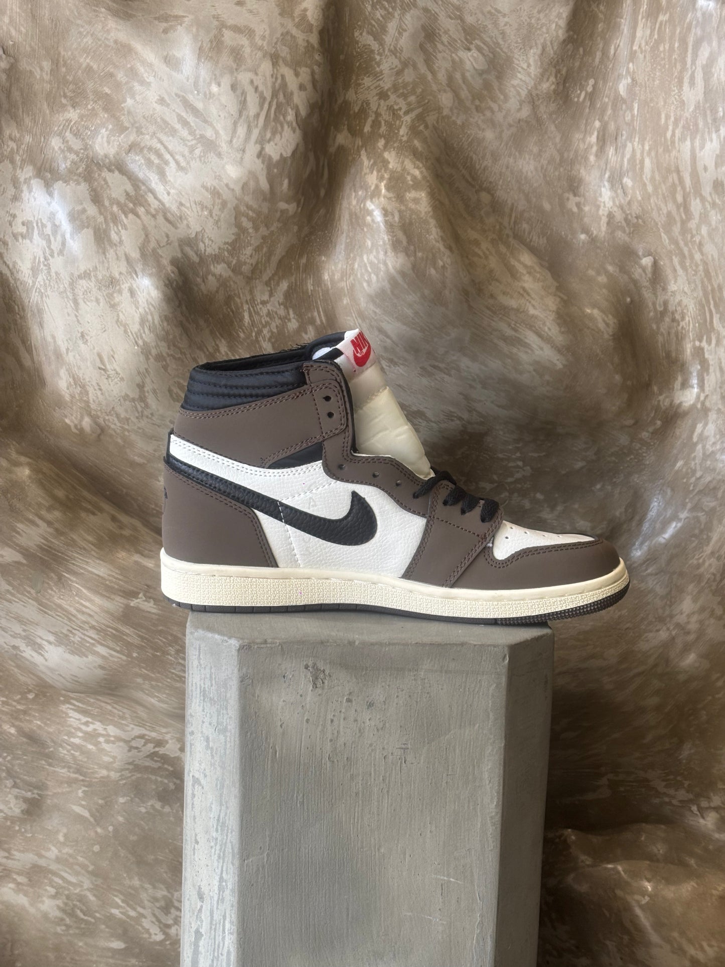 Nike Air Jordan 1 Retro High OG SP Travis Scott "Mocha"